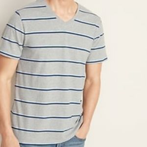 Soft-washed v-neck men's tee